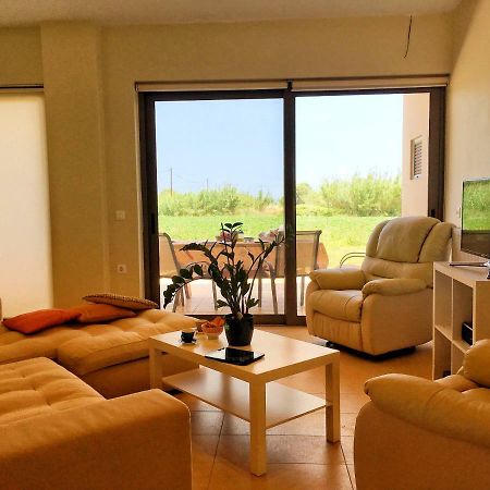 Stellar Beachhouse Gerani  Екстериор снимка